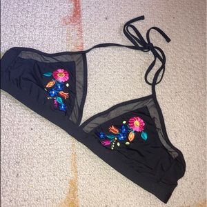 KENNETH COLE REACTION VERY FLATTERING BIKINI TOP